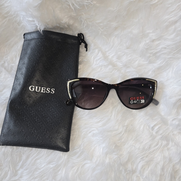Guess Women\'s Cat Eye Sunglasses with Gold Accents And Rhinestones Havana Brown main image 5